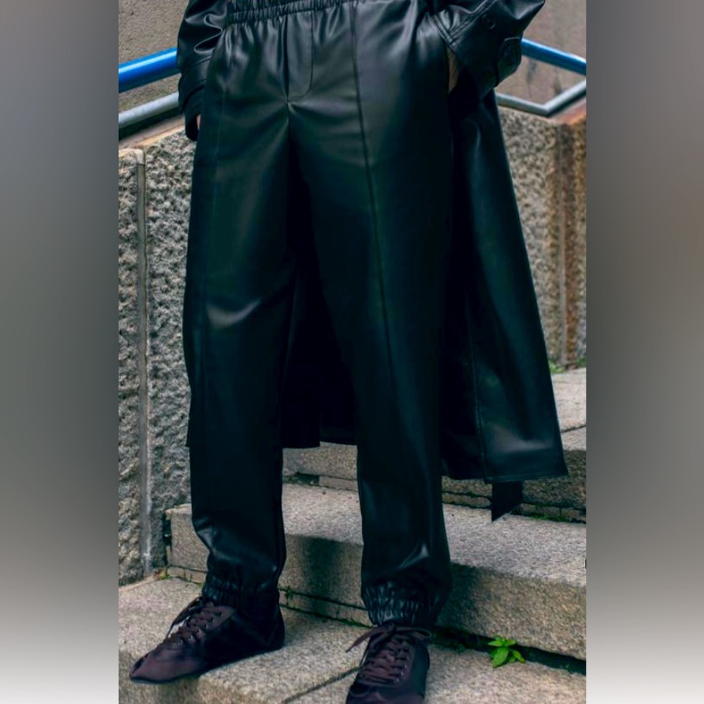 Zara NWT women’s joggers Size L shiny black polyurethane